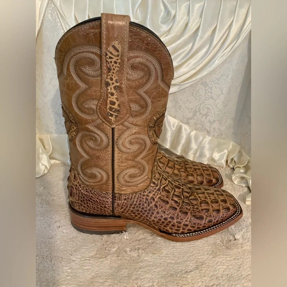 HOME TOWN BOOTS